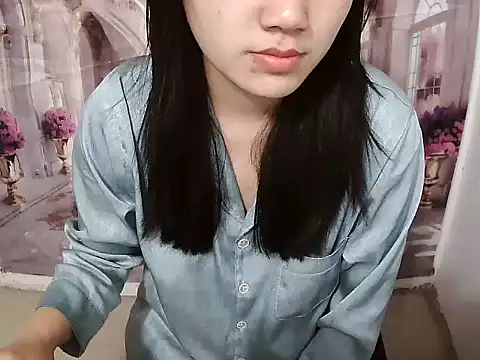 Snapshot of Linda-24 chatting on February 12, 2026, 12:27 am Linda-24 online show from February 12, 2026, 12:27 am