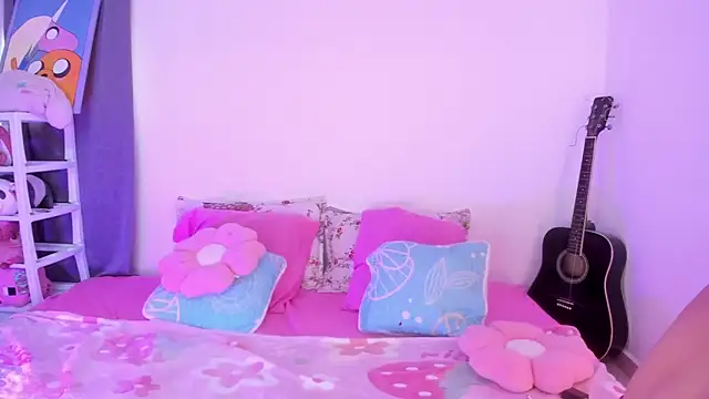 EmyGomezz online show from September 17, 2025, 6:42 pm