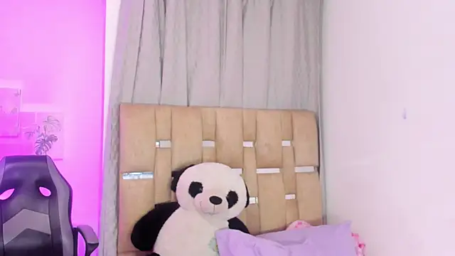 JulianaCarter online show from September 30, 2025, 9:20 pm