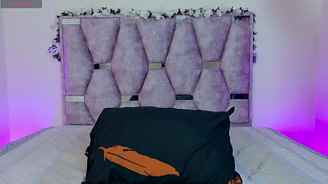 Snapshot of lana_and_liam_ chatting on October 27, 2025, 10:30 am lana and liam online show from October 27, 2025, 10:30 am