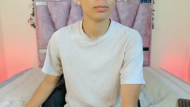 Snapshot of lana_and_liam_ chatting on October 31, 2025, 10:27 am lana and liam online show from October 31, 2025, 10:27 am