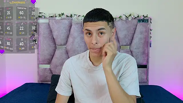 Snapshot of lana_and_liam_ chatting on November 11, 2025, 9:20 am lana and liam online show from November 11, 2025, 9:20 am