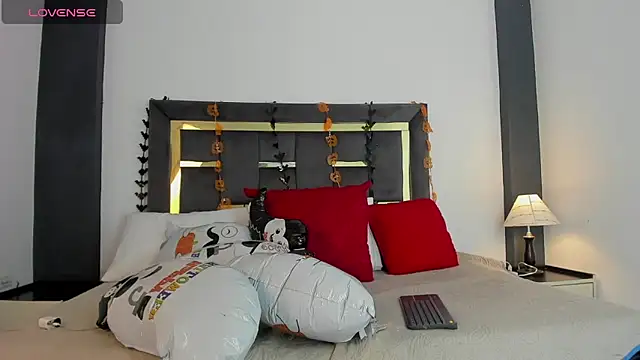 ScarlettVell online show from October 24, 2025, 7:21 pm