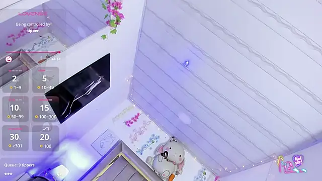 ScarlettVell online show from April 21, 2026, 1:42 am