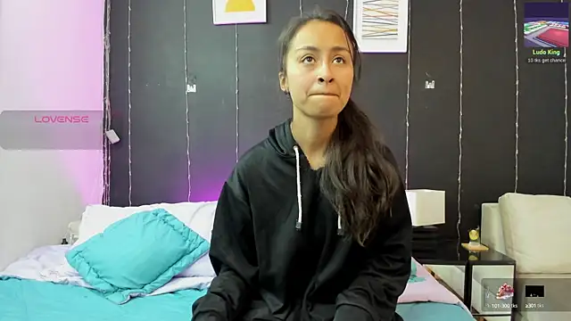 bravepetunia online show from September 12, 2025, 11:43 am