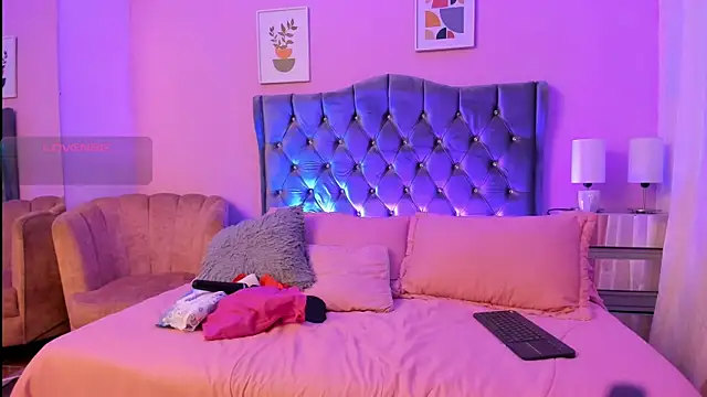 bravepetunia online show from September 18, 2025, 12:18 pm