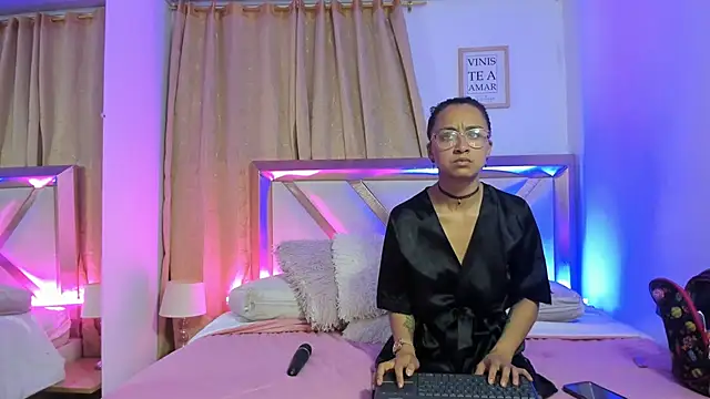 bravepetunia online show from October 3, 2025, 12:13 pm