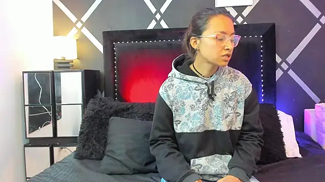 bravepetunia online show from October 10, 2025, 1:10 pm