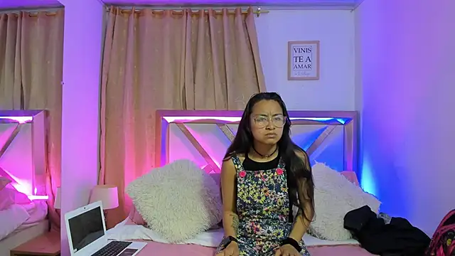 bravepetunia online show from October 17, 2025, 12:19 pm