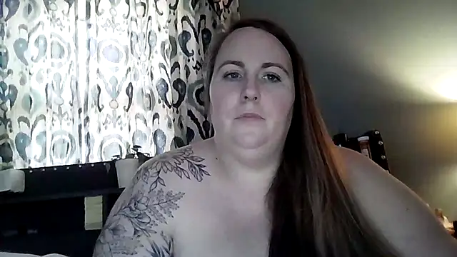 Domimommy420 online show from November 4, 2025, 6:18 pm