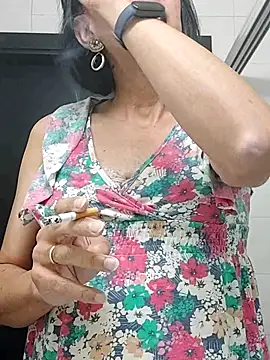 Emily de Carla online show from November 12, 2025, 3:45 pm