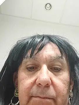 Snapshot of Emily_de_Carla chatting on May 7, 2026, 6:41 am Emily de Carla online show from May 7, 2026, 6:41 am