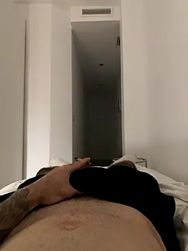 marc944 online show from December 2, 2025, 11:00 pm