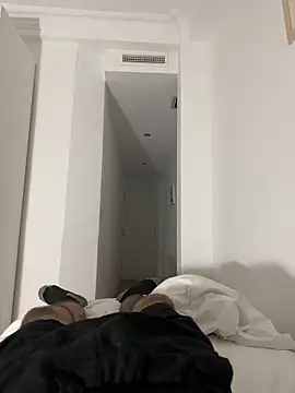 marc944 online show from December 3, 2025, 5:22 pm