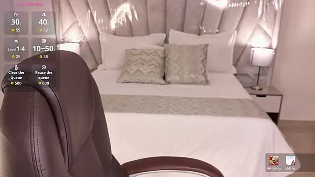 Viictoria jones online show from April 10, 2026, 12:05 am