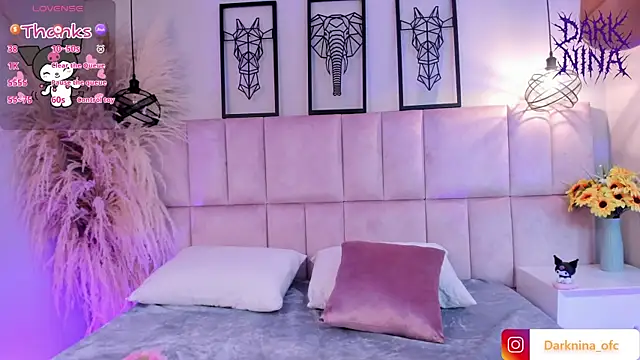 Dark nina  online show from September 25, 2025, 3:21 am