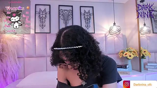 Dark nina  online show from October 3, 2025, 6:21 am