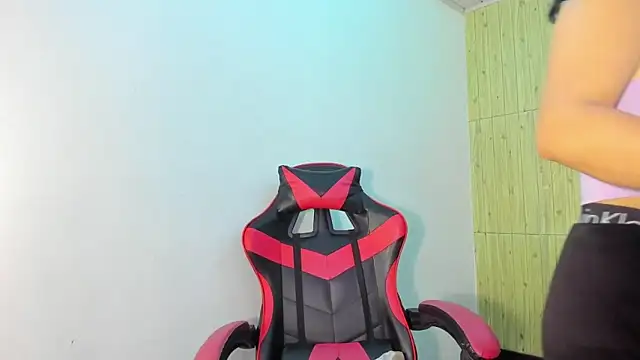 Raven Rouge  online show from October 5, 2025, 4:44 am