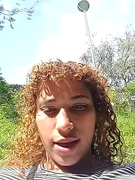 Vikyvoyeur online show from November 5, 2025, 7:14 pm