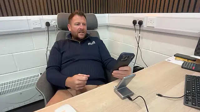 bilf1978 online show from April 24, 2026, 10:07 am