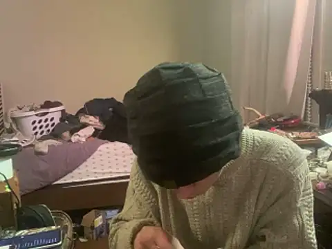 Snapshot of XanderOzzz chatting on December 19, 2025, 10:11 am XanderOzzz online show from December 19, 2025, 10:11 am