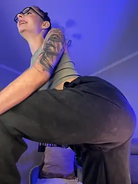 bigJuicyPussy online show from October 3, 2025, 1:30 pm