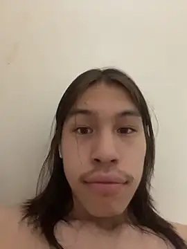 heytherepeoples717 online show from December 18, 2025, 2:45 pm