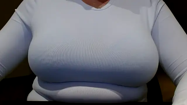 Esmee-Xxx online show from November 12, 2025, 7:35 pm