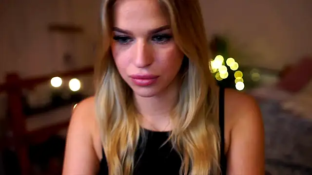 Emilyvanroessel online show from September 26, 2025, 1:15 pm