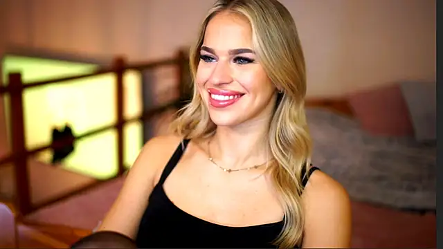 Snapshot of Emilyvanroessel chatting on May 2, 2026, 8:08 am Emilyvanroessel online show from May 2, 2026, 8:08 am
