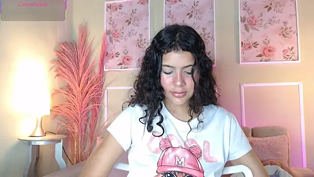 CurlyDani online show from September 24, 2025, 12:19 pm