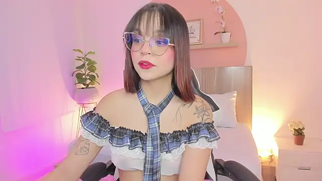 Snapshot of Clara_Luu chatting on May 14, 2026, 2:51 am Clara Luu online show from May 14, 2026, 2:51 am