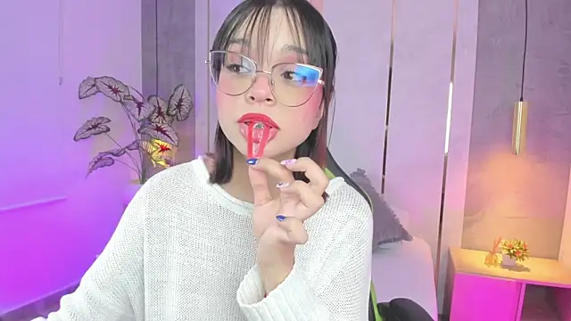 Snapshot of Clara_Luu chatting on May 22, 2026, 3:35 am Clara Luu online show from May 22, 2026, 3:35 am