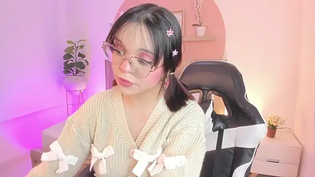 Snapshot of Clara_Luu chatting on June 7, 2026, 3:32 am Clara Luu online show from June 7, 2026, 3:32 am