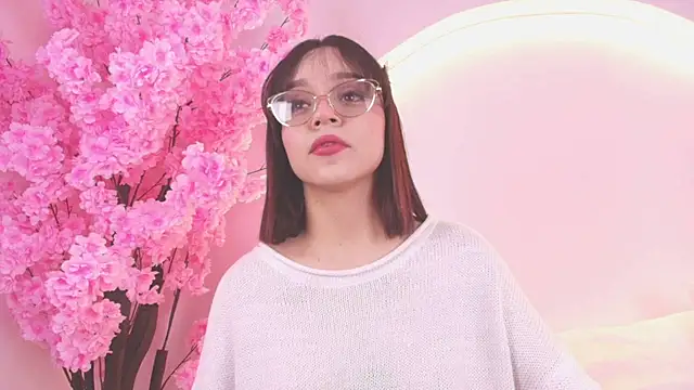Clara Luu online show from July 24, 2026, 8:51 pm