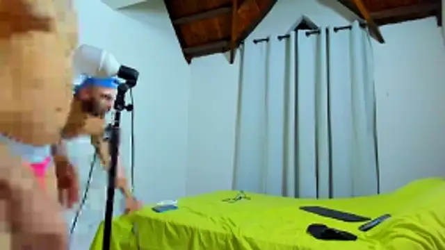 Hunter Hoott online show from December 14, 2025, 12:27 am