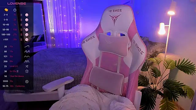 AnyaTaylor  online show from April 11, 2026, 2:27 am