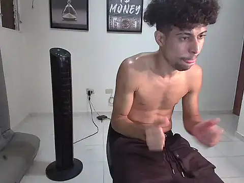 Dollarhot30 online show from February 1, 2026, 7:29 am