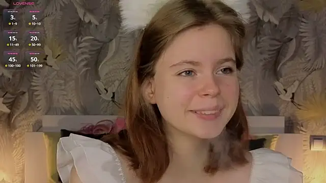 JulietteRain online show from October 10, 2025, 5:23 pm