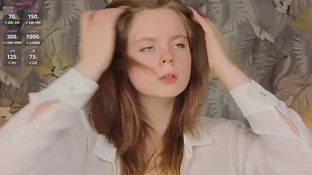 JulietteRain online show from October 19, 2025, 6:08 pm