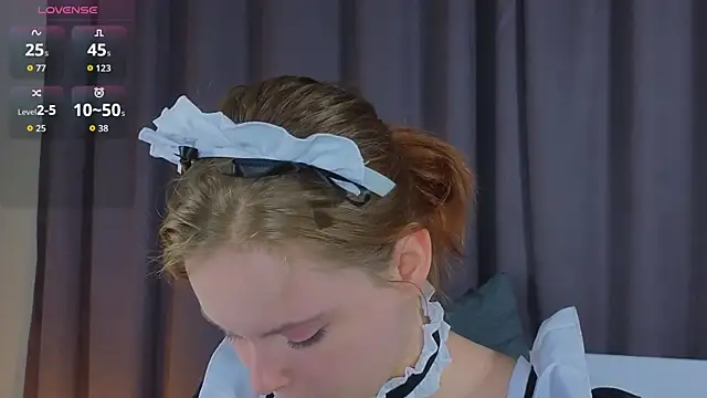 JulietteRain online show from November 19, 2025, 5:35 pm