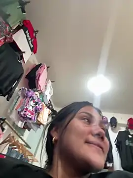 burbuja02 online show from April 22, 2026, 8:10 pm