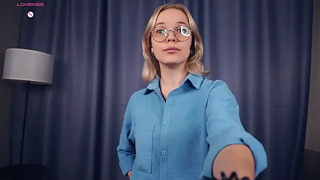 EdaKirkIin online show from October 8, 2025, 6:11 am