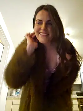 BelleFelicitas online show from April 6, 2026, 7:37 pm