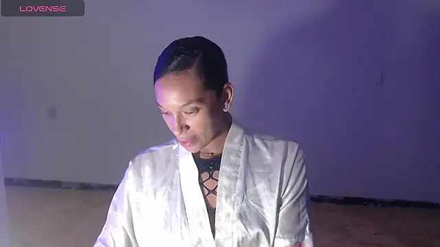 DonnaDidiamantti online show from October 14, 2025, 10:32 pm