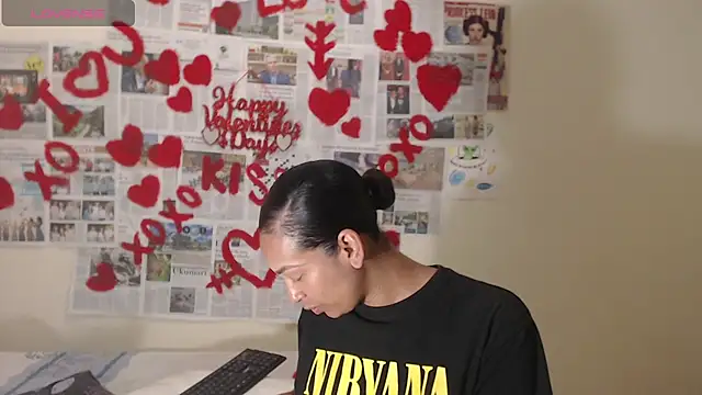 DonnaDidiamantti online show from February 21, 2026, 9:49 pm