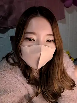 yuuhichan online show from April 21, 2026, 4:01 pm