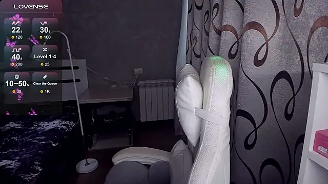 KiraKrox online show from March 5, 2026, 11:39 am