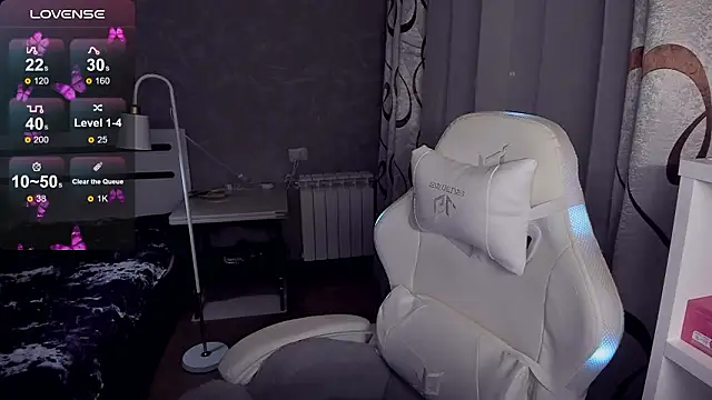 KiraKrox online show from March 6, 2026, 9:44 pm