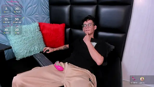 LittleMax23 online show from November 8, 2025, 1:00 pm